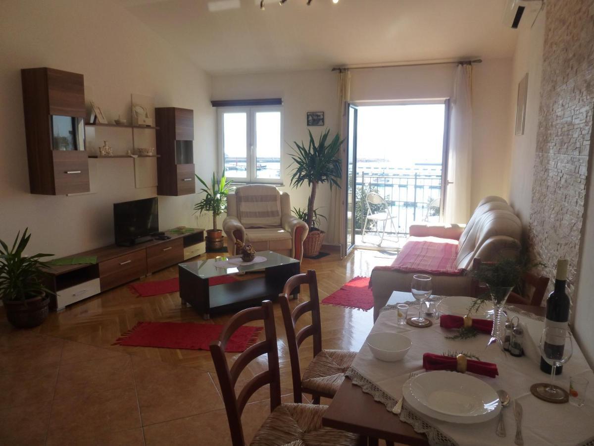 Apartments Monika Novi Vinodolski Eksteriør bilde